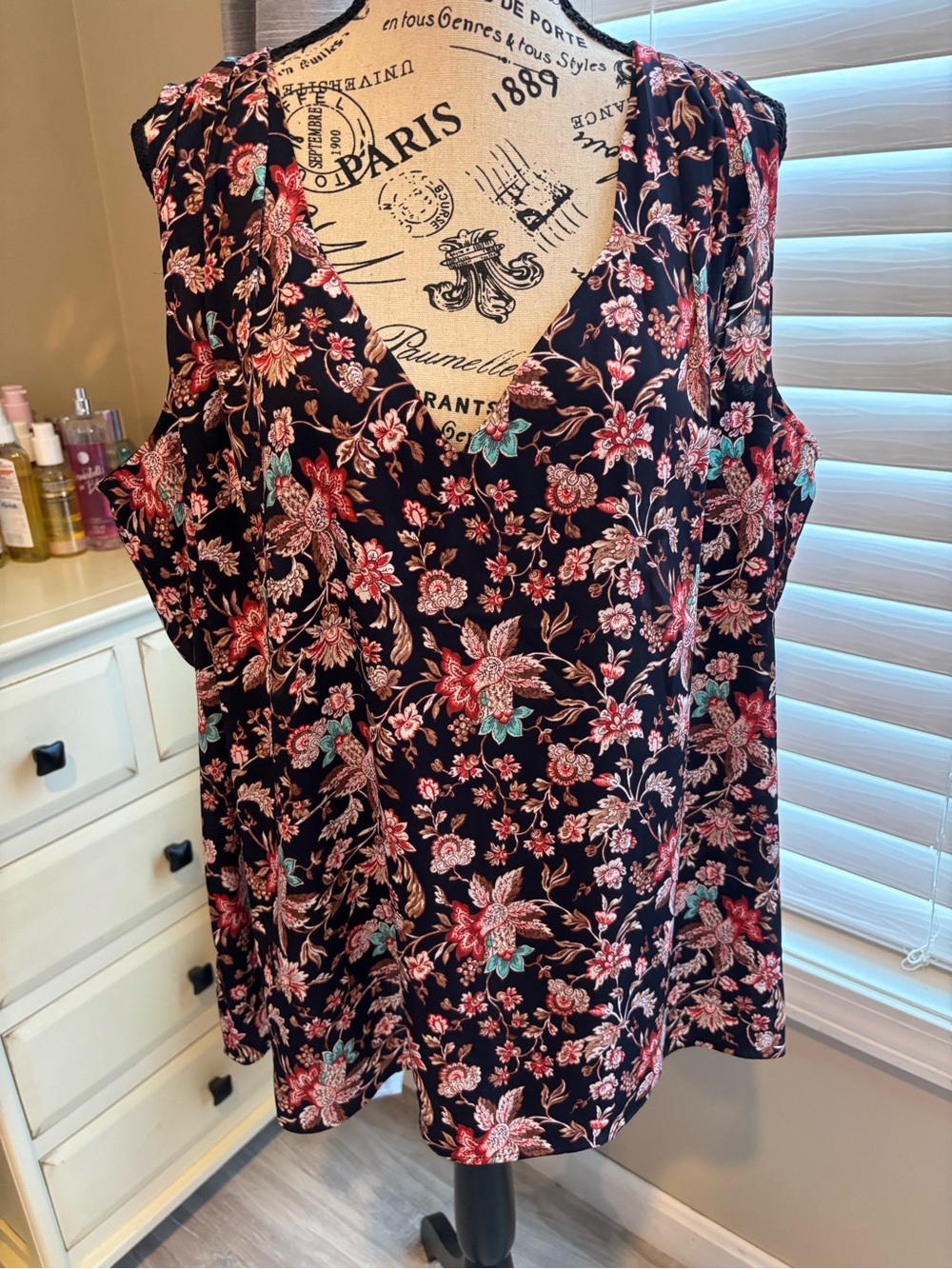 Express Floral V-Neck Sleeveless Top in Black, Red, Pink, Teal